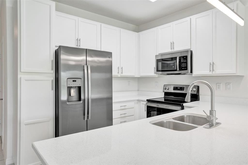 4748 Sw 63rd Ter #4748 - Photo 4 of 31