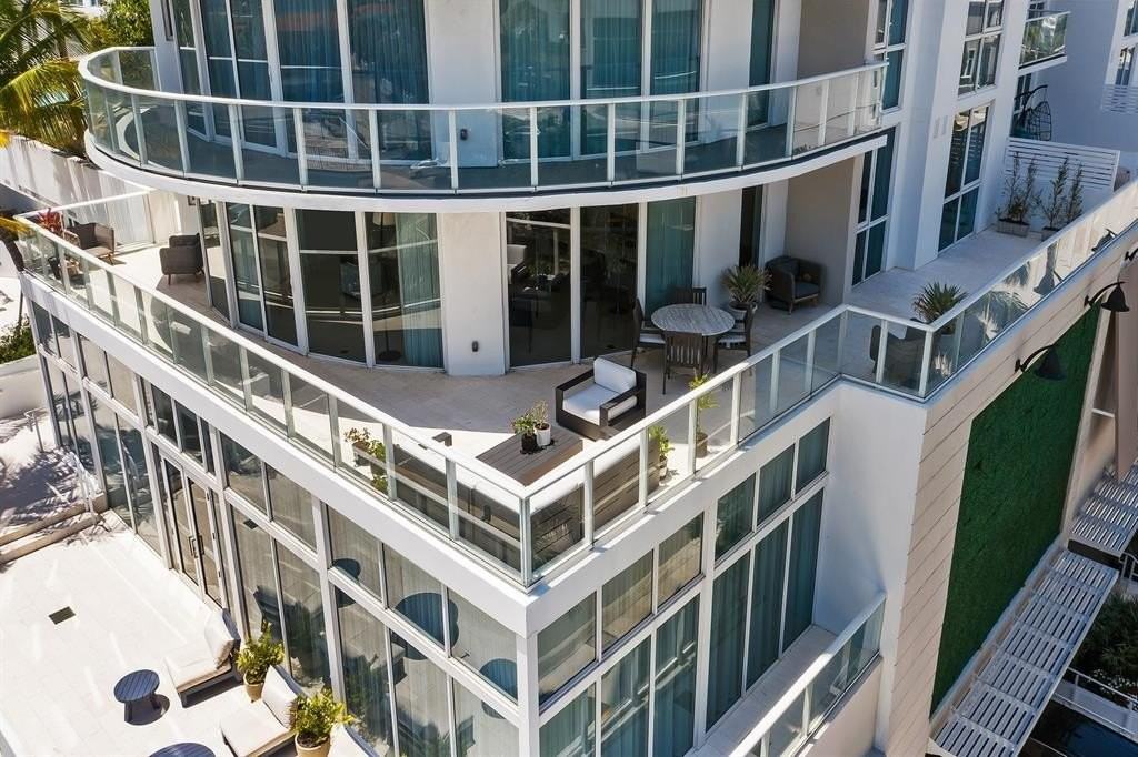 401 N Birch Rd #400 - Photo 2 of 33