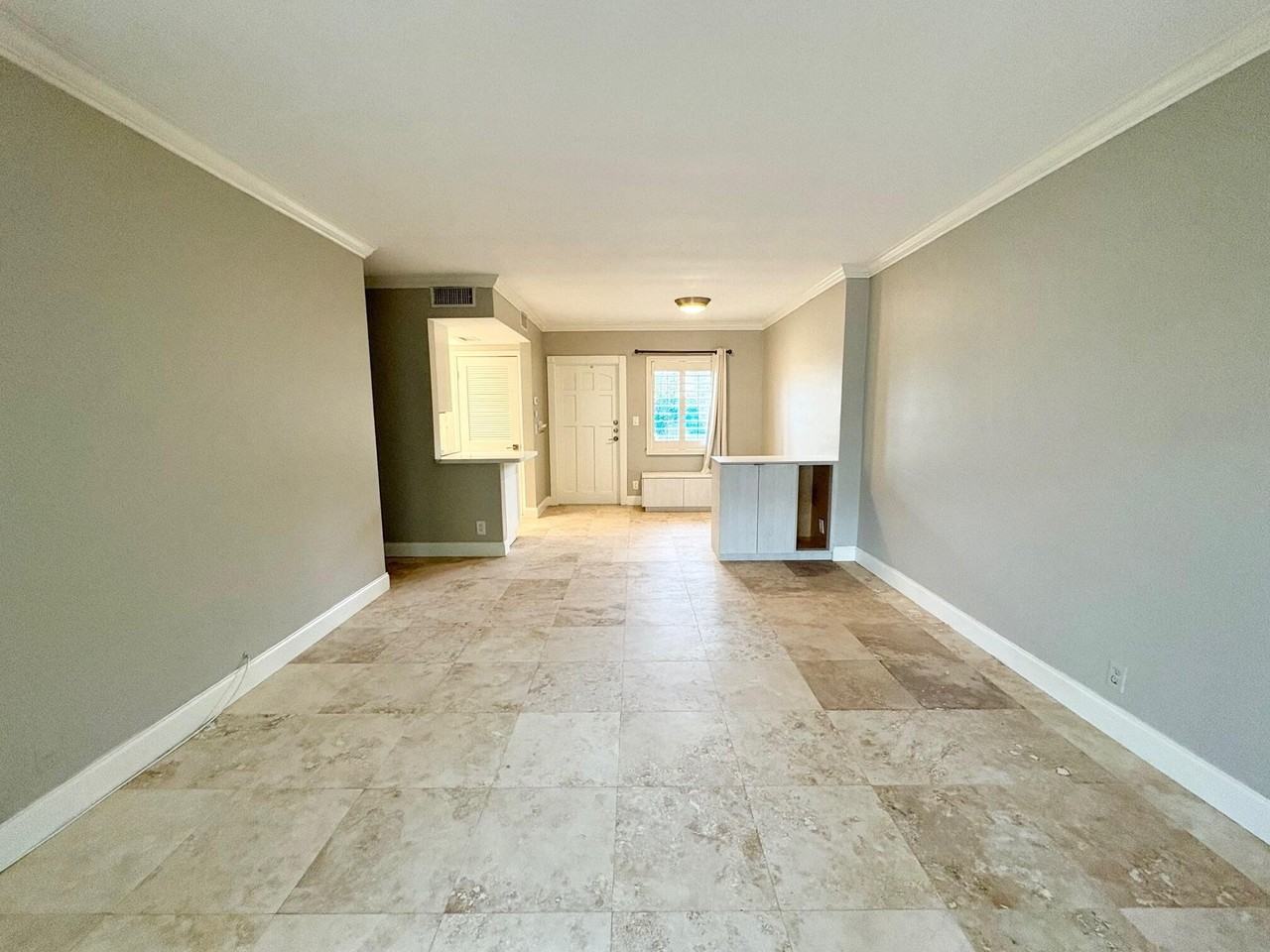 1535 Southeast 15th Street #109 - Photo 5 of 32