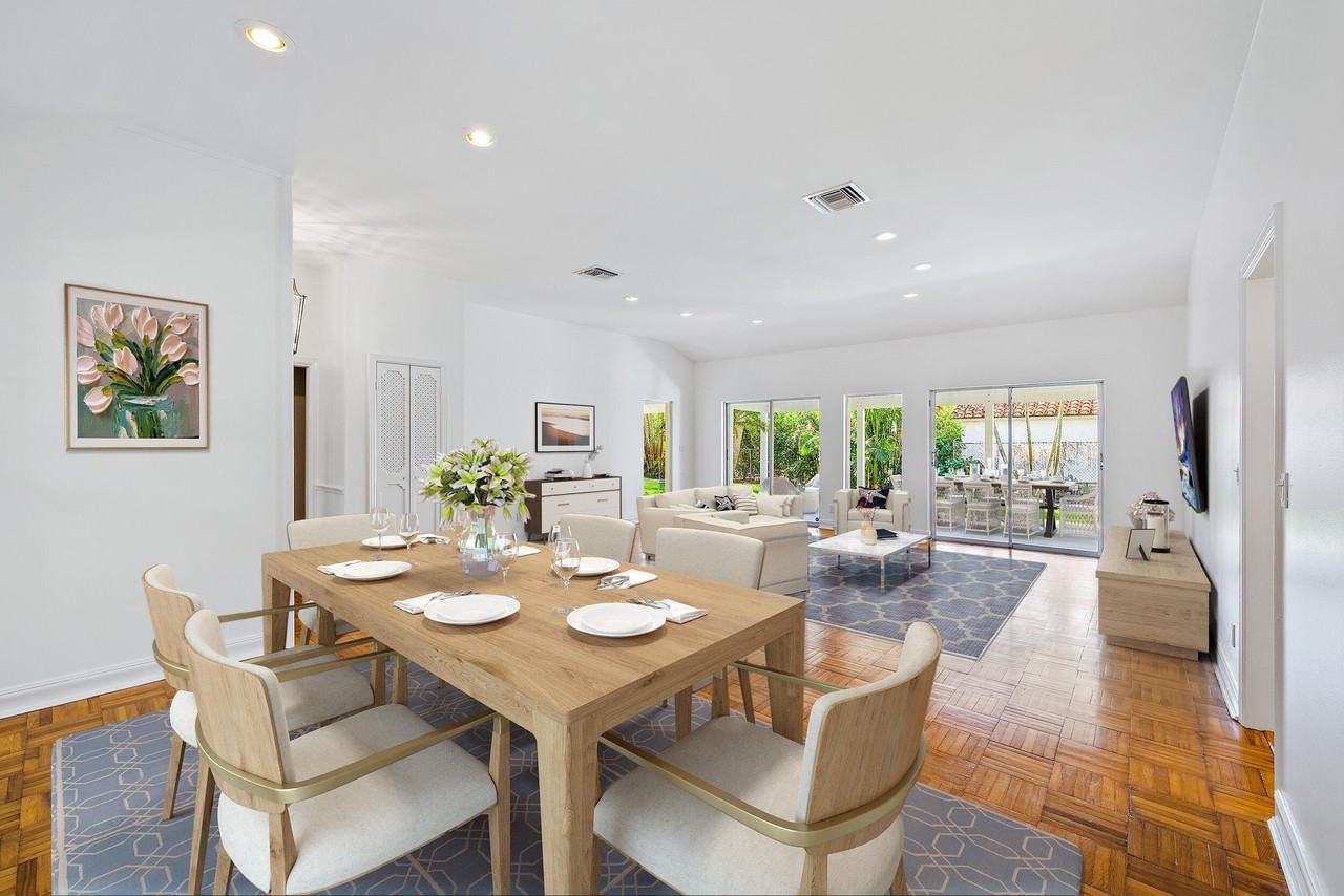 210 Russlyn Dr - Photo 2 of 20