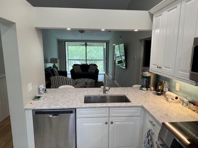 6928 Briarlake Cir #202 - Photo 5 of 12