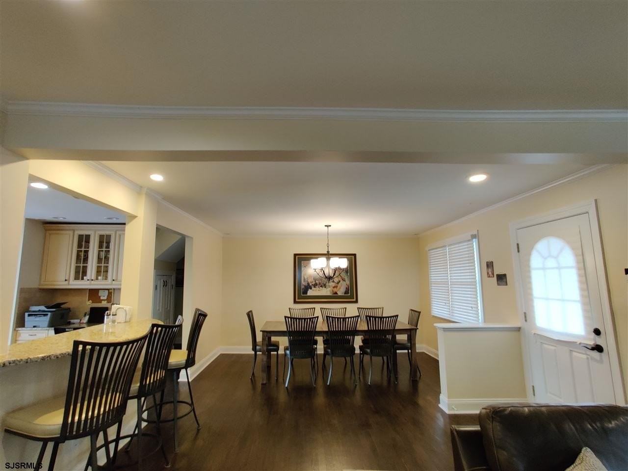 5806 Ventnor Ave - Photo 7 of 25