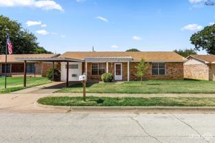 212 Dirks Dr - Photo 1 of 1