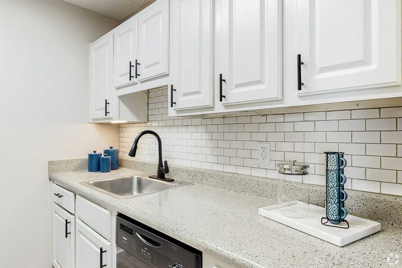 Park West Apartments - Photo 4 of 50