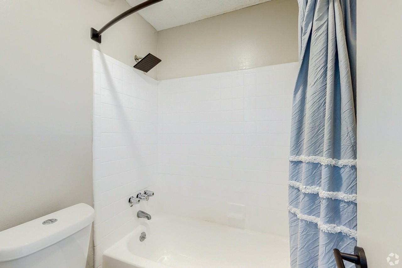 Park West Apartments - Photo 5 of 50