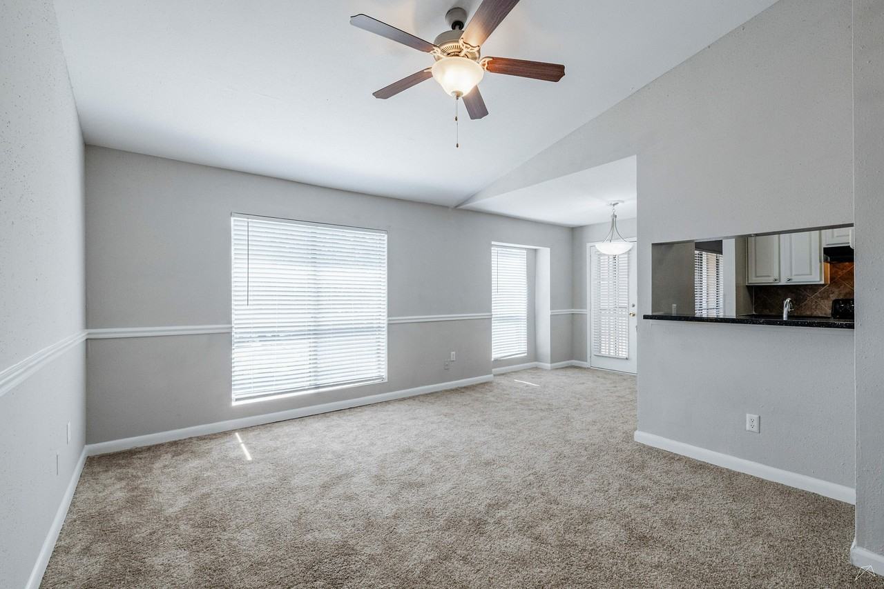 The Park at Lake Como - Photo 3 of 50