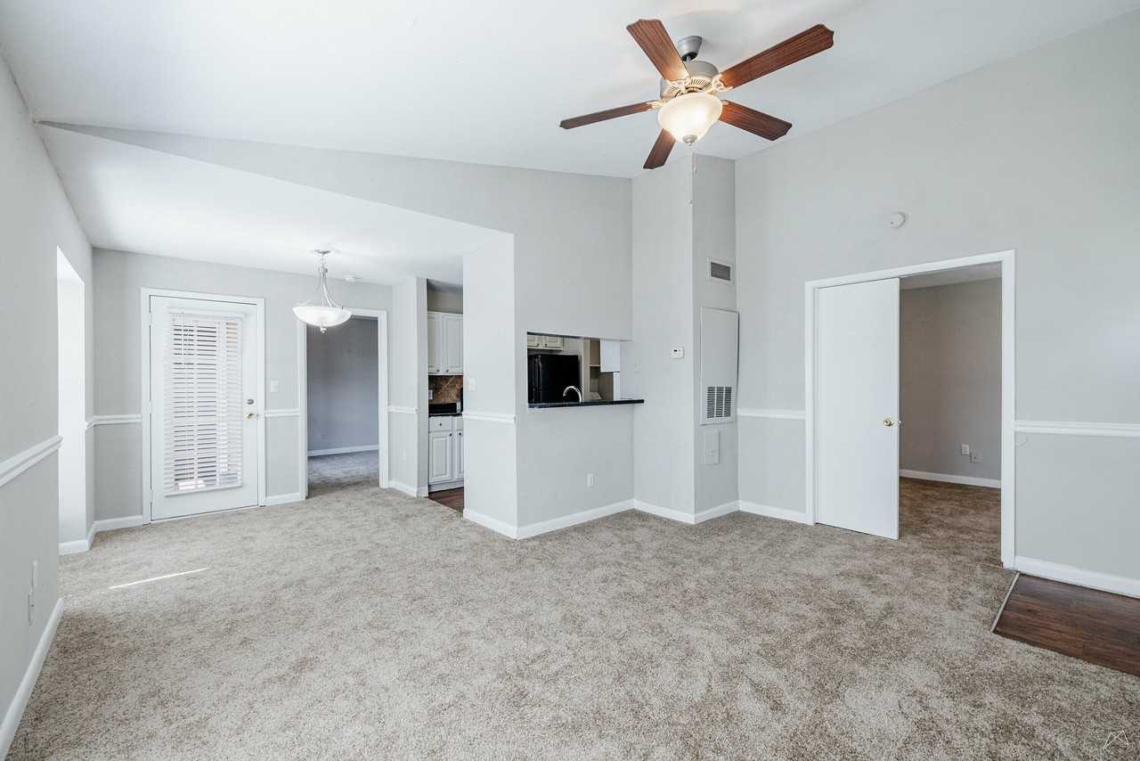 The Park at Lake Como - Photo 4 of 50