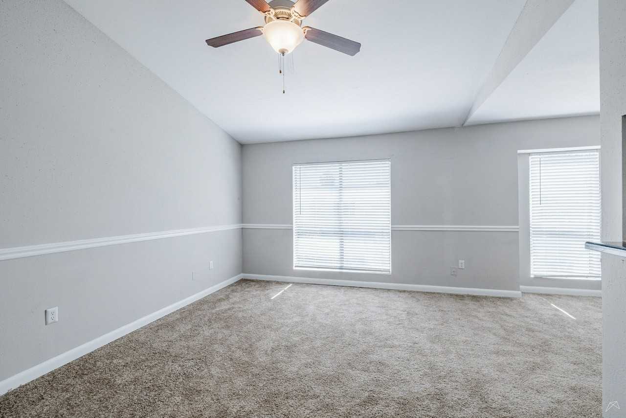 The Park at Lake Como - Photo 6 of 50