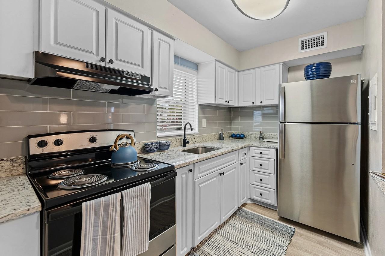 The Park at Rialto - Photo 2 of 35