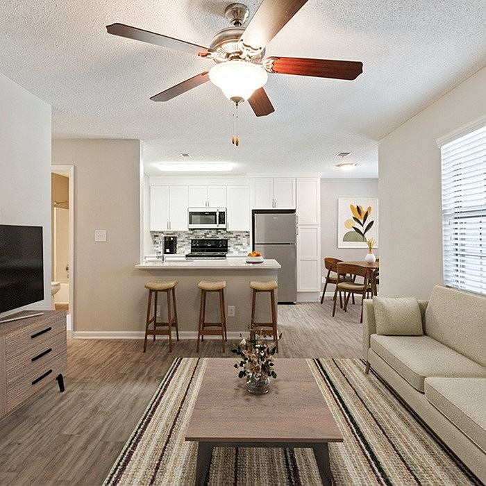 Country Club - Photo 7 of 39