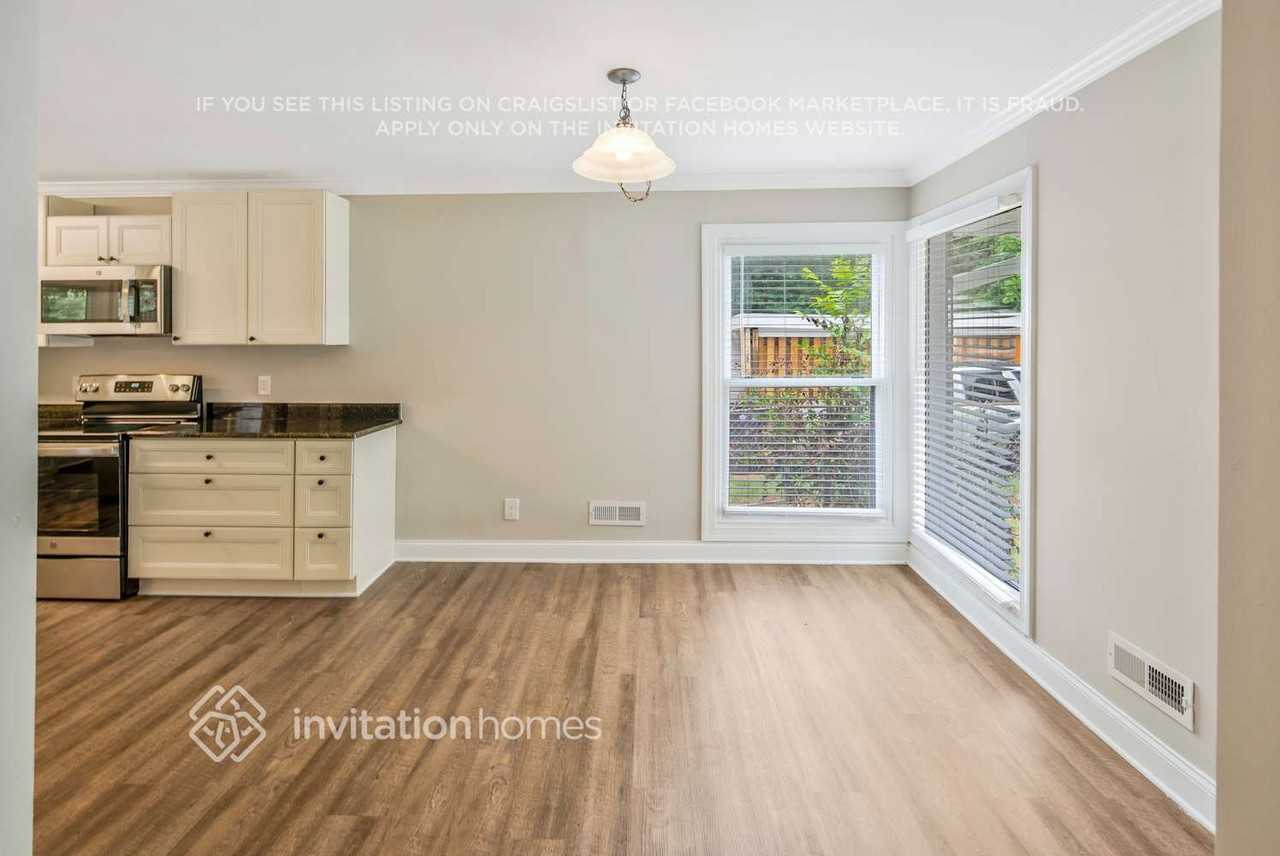 1500 Thompson Ave - Photo 6 of 23