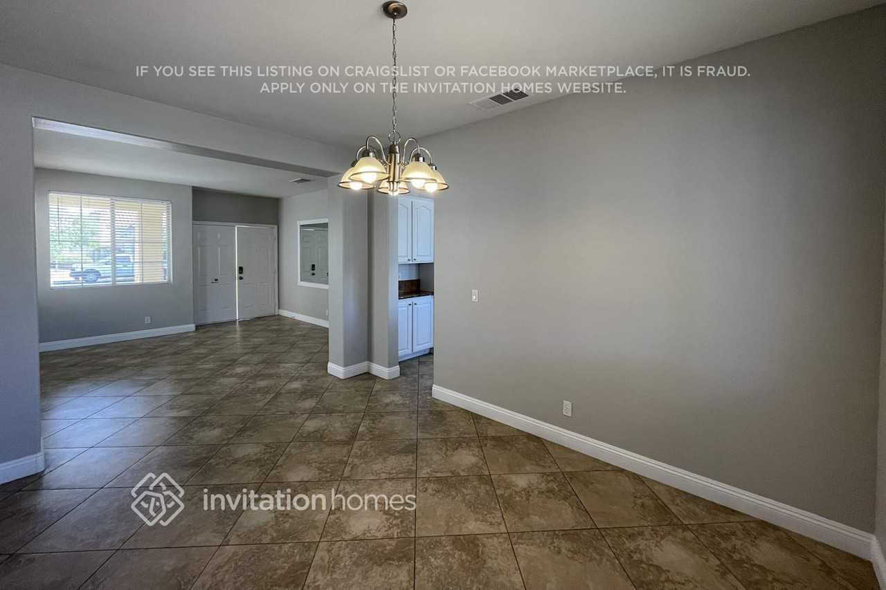 592 Kavanagh Place - Photo 3 of 23