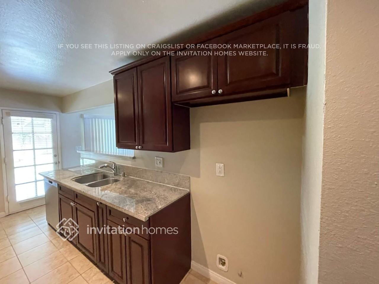 21717 Bryant St - Photo 6 of 19