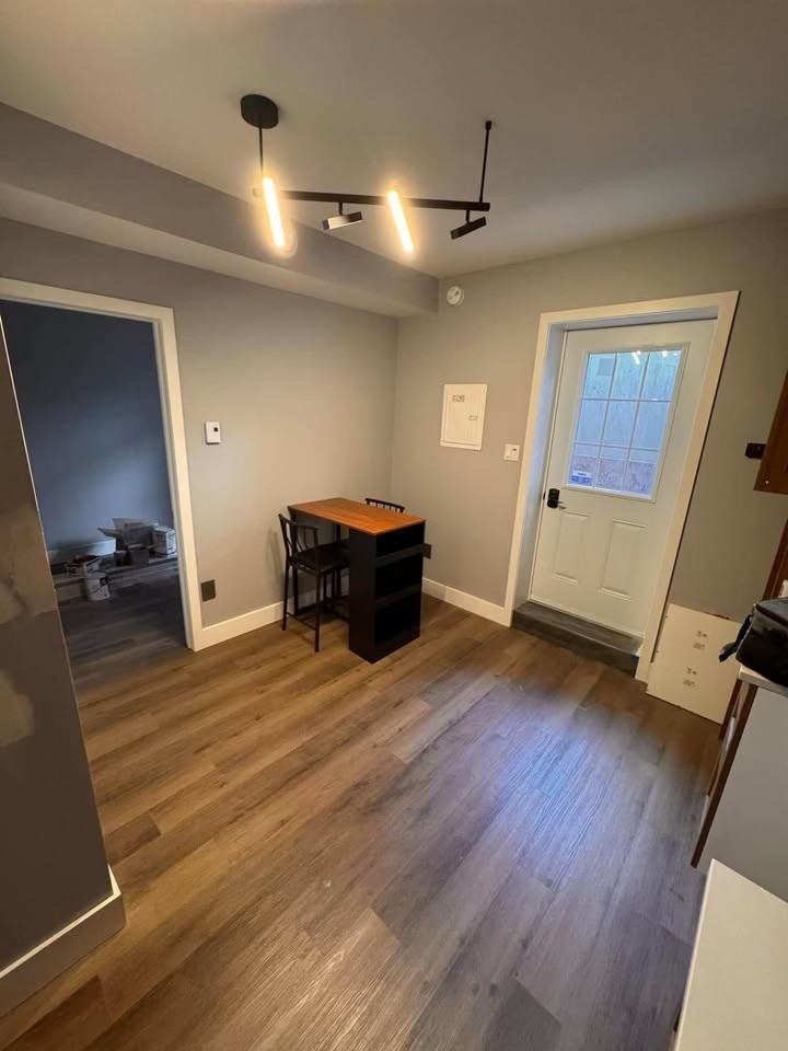 303 Bell Street South #5 - Photo 2 of 8