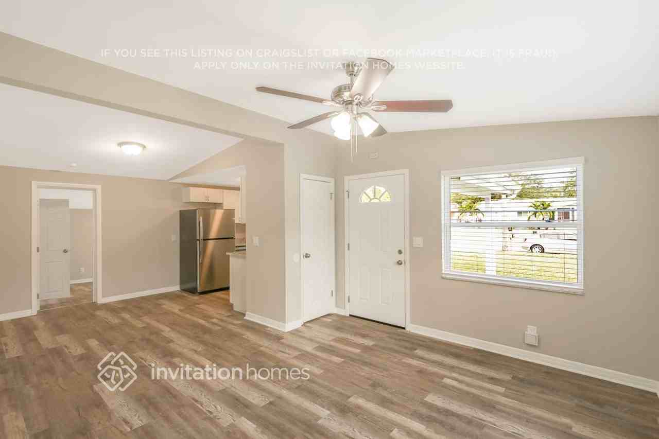 8648 79th Pl - Photo 3 of 25