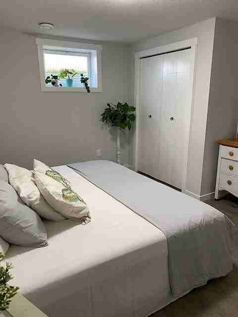 13907 88 Street Northwest - Photo 3 of 12