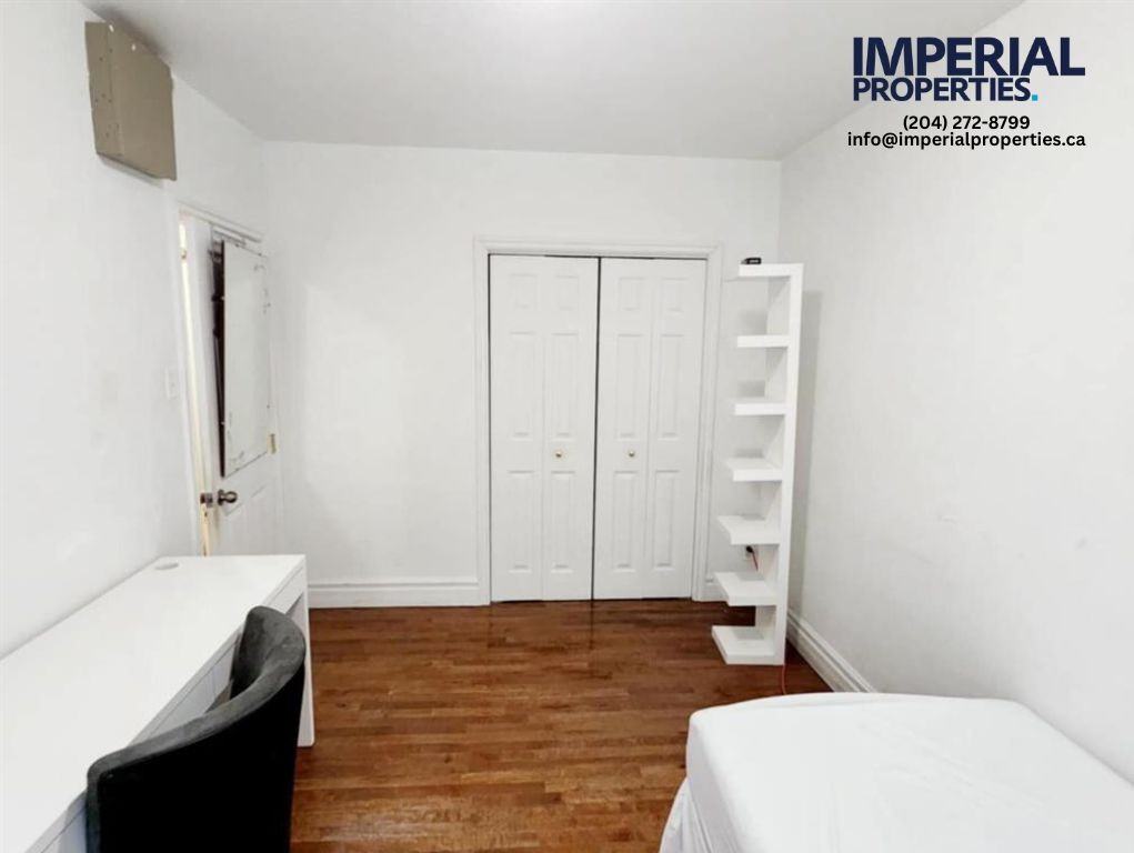 428 Sherbrook Street - Unit 3 - Photo 2 of 13