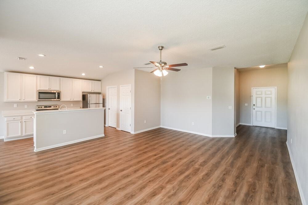 9287 Hawkeye Dr - Photo 4 of 16