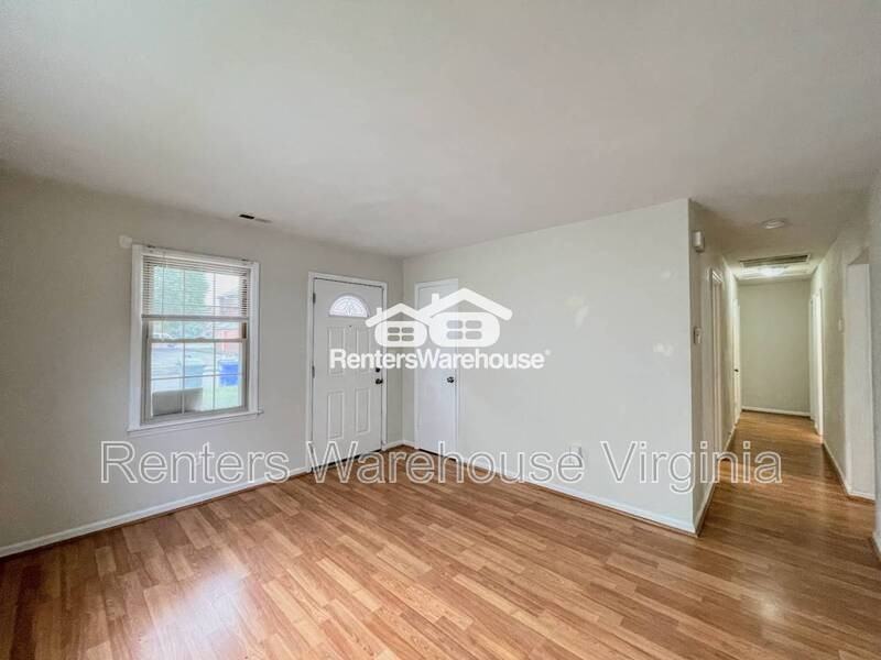 1074 Bland St - Photo 4 of 23