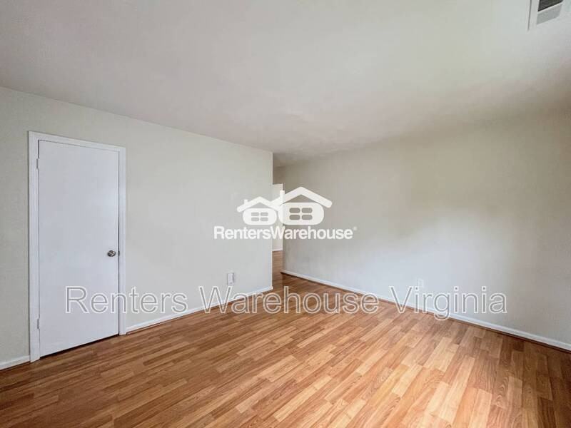 1074 Bland St - Photo 5 of 23