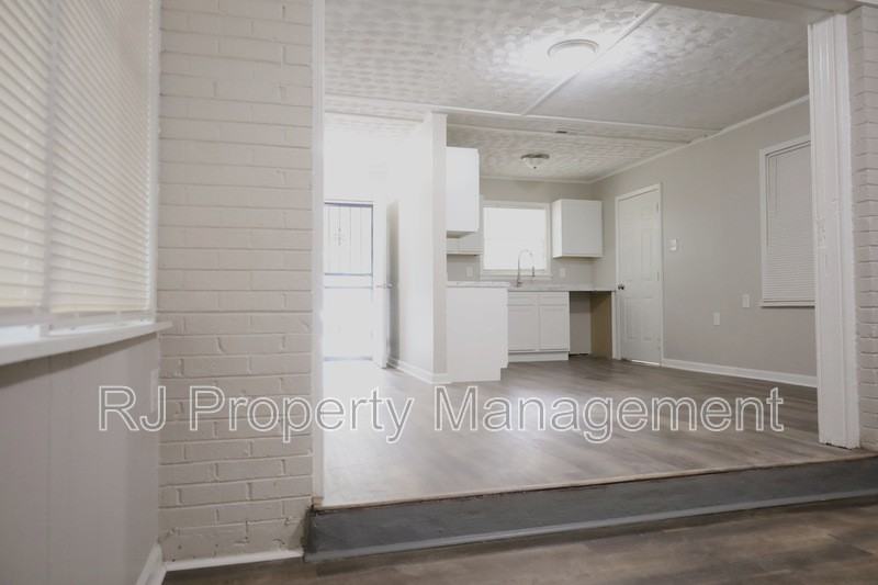 1731 Sea Isle Rd - Photo 3 of 11