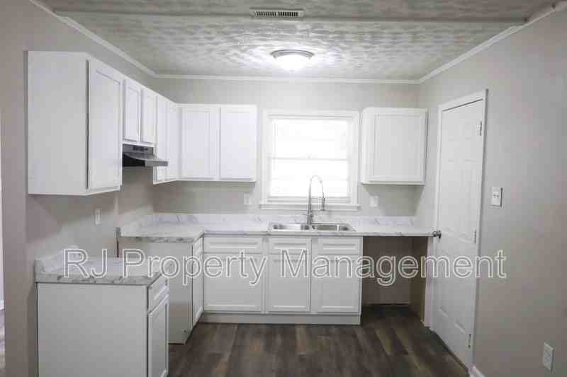 1731 Sea Isle Rd - Photo 7 of 11