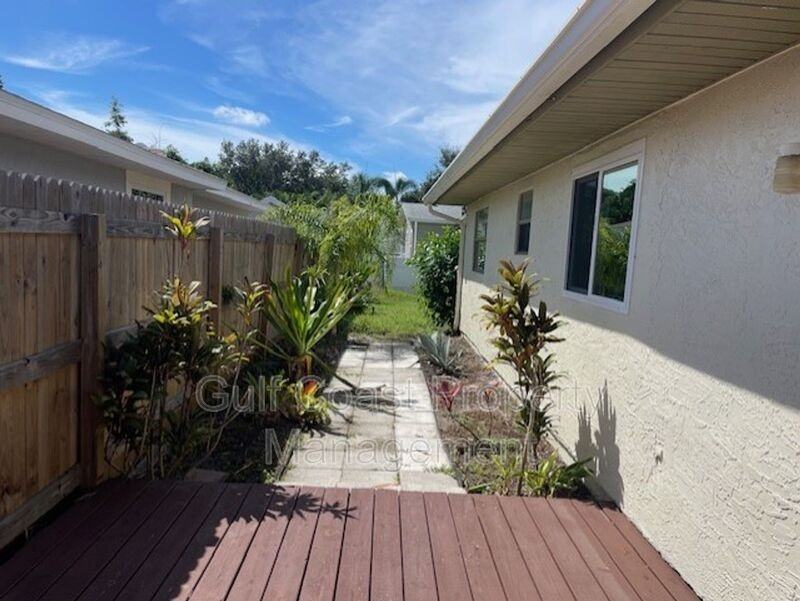 2412 Webber Street - Photo 6 of 26