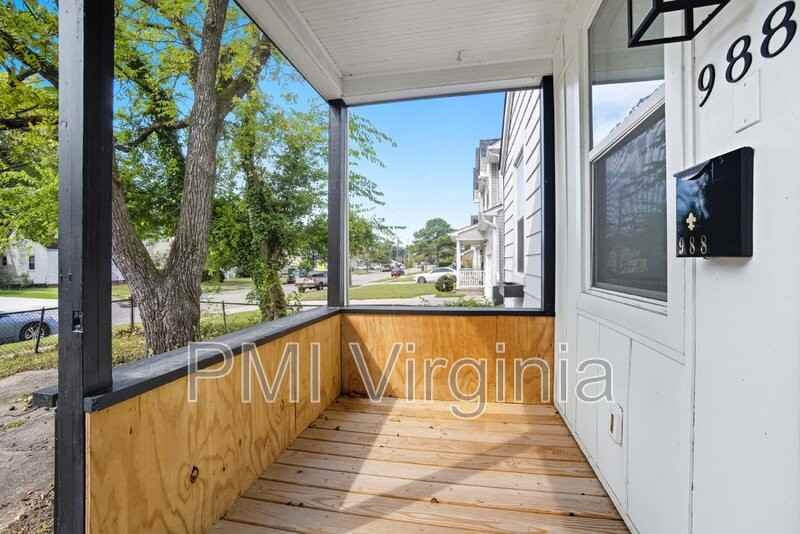 988 Philpotts Rd - Photo 3 of 21