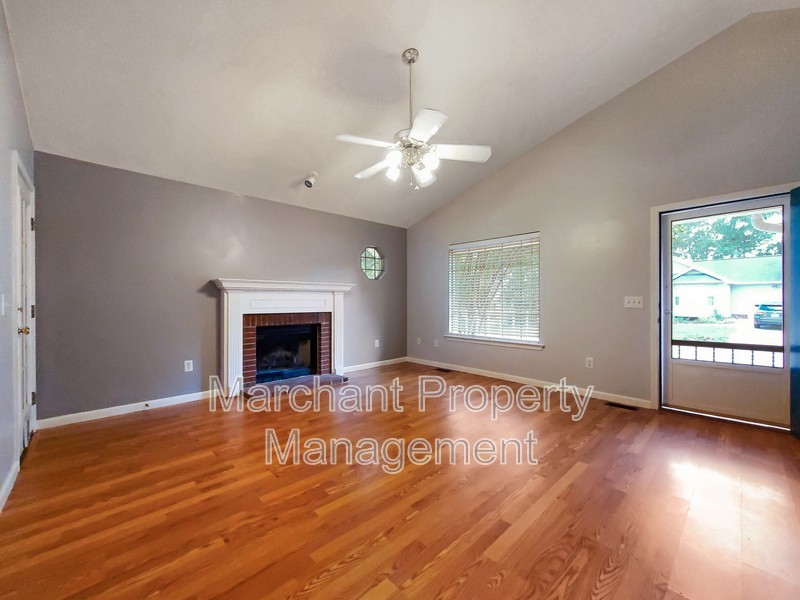 237 Oak Valley Dr - Photo 5 of 26