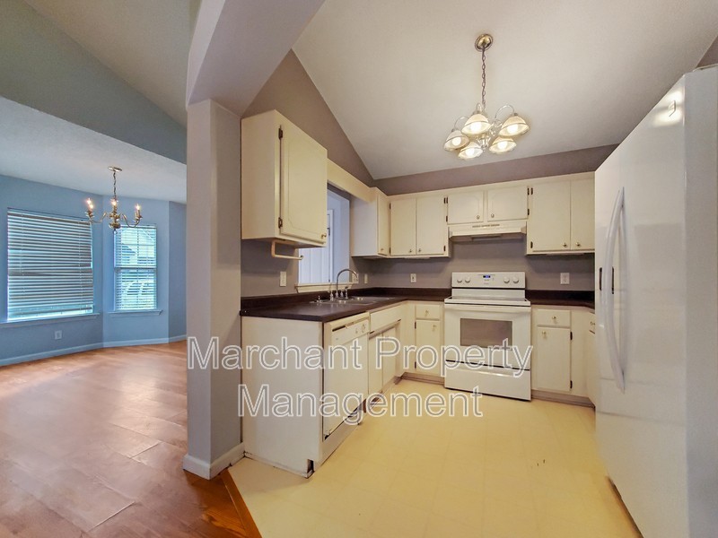 237 Oak Valley Dr - Photo 6 of 26