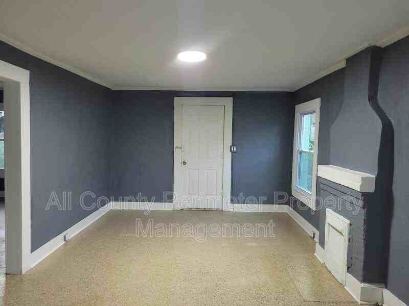 2177 Adams Ave - Photo 2 of 11