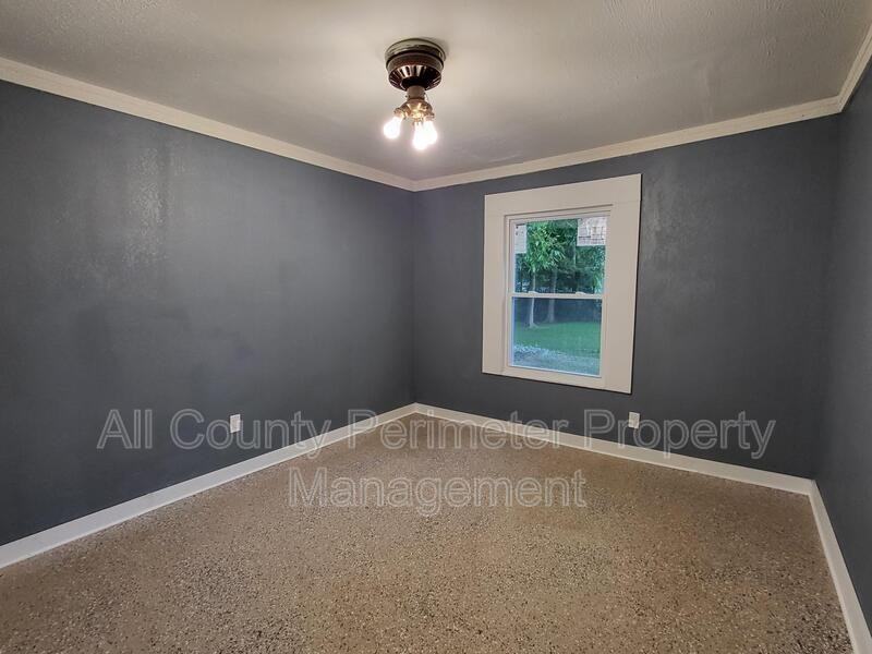 2177 Adams Ave - Photo 7 of 11