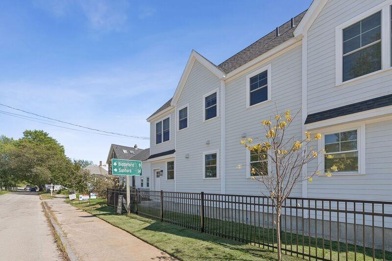 4 Hoxton Ln - Photo 2 of 33