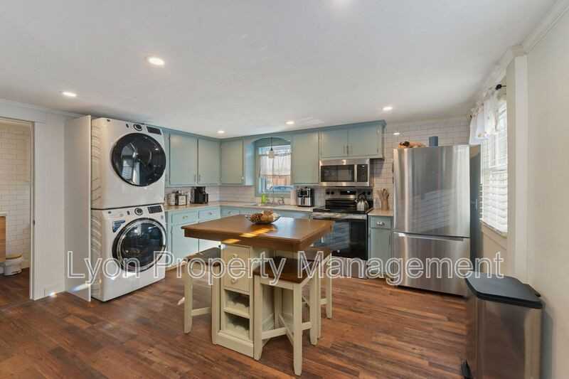 231 Woodstock Ave #1 - Photo 2 of 10