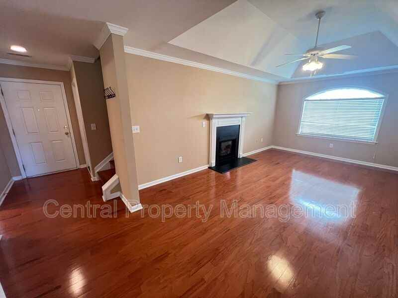 409 Falling Rock Way - Photo 5 of 20