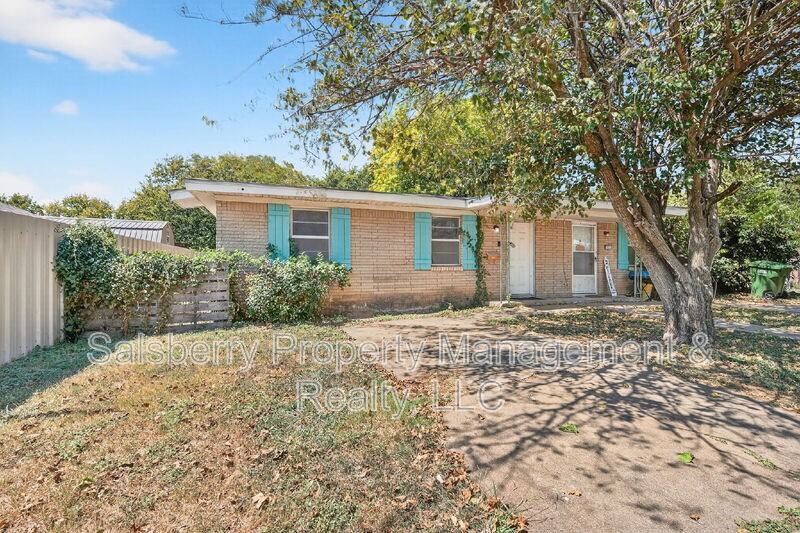 1209 Nw 3rd Ave - Photo 2 of 16