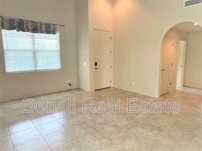 10369 E Roylstons Ln - Photo 6 of 28