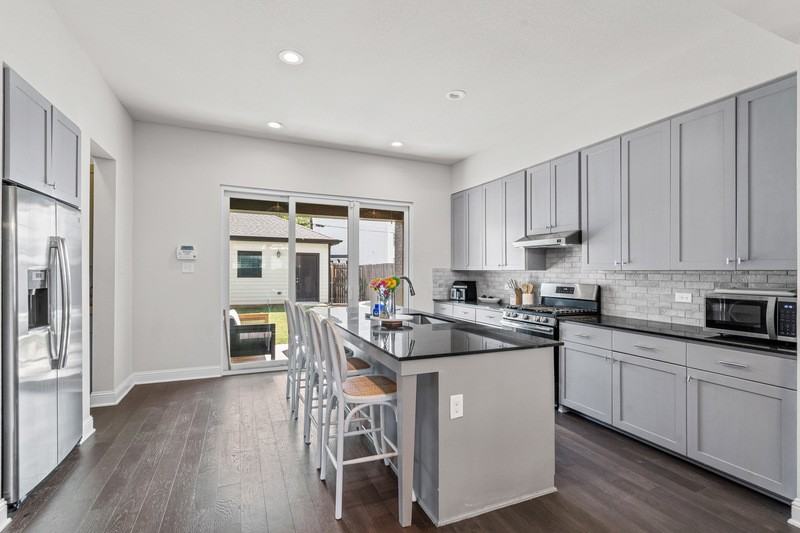 3207 Forest Park Blvd - Photo 5 of 18
