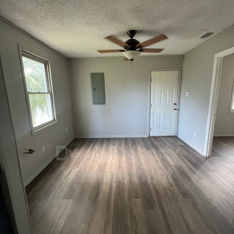 1916 Dabney Dr - Photo 3 of 8