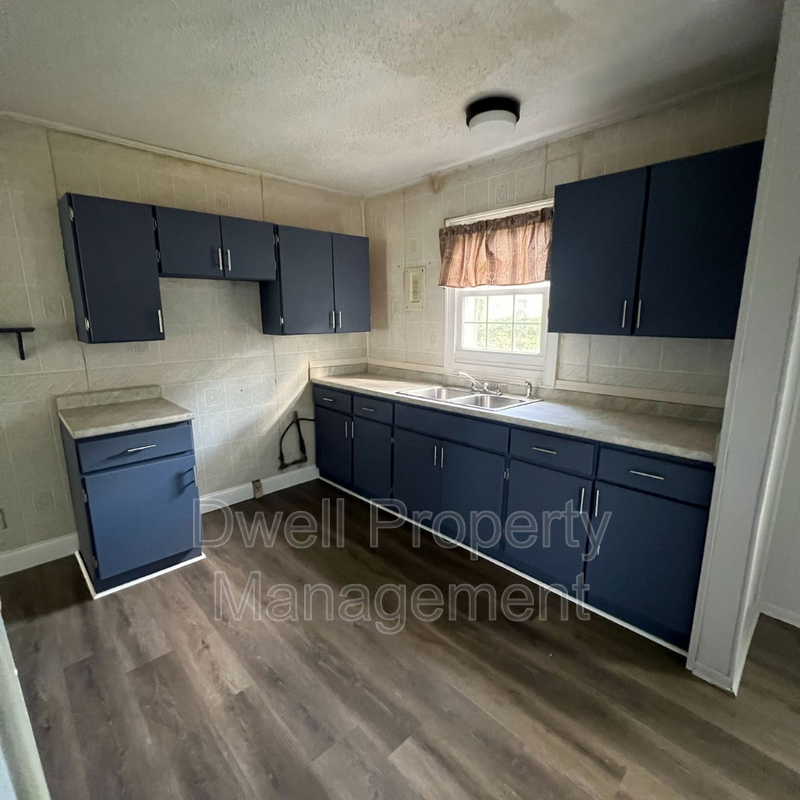 1916 Dabney Dr - Photo 4 of 8