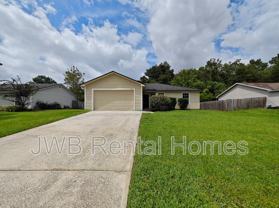 1600 Twin Oak Dr W - Photo 1 of 1