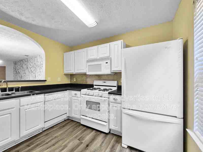 3188 Panthers Trce - Photo 3 of 16