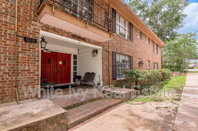 818 University Ave #7 - Photo 2 of 25