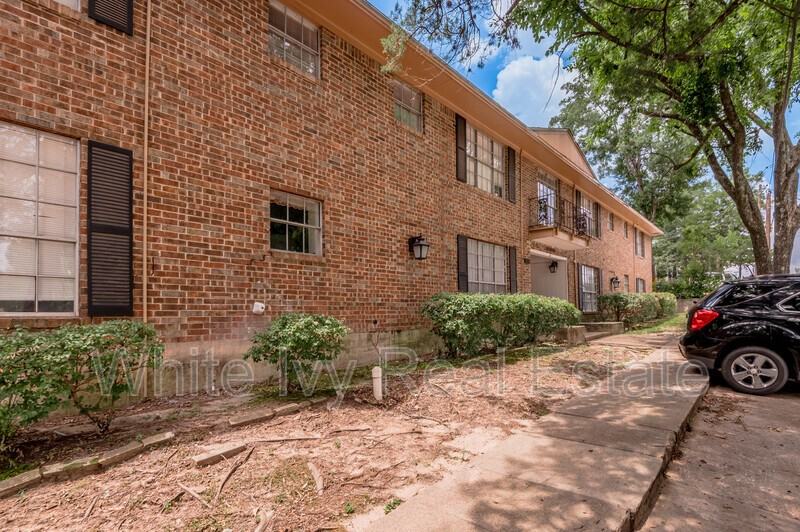 818 University Ave #7 - Photo 4 of 25