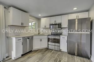 featured image of 336 E Rena Ave