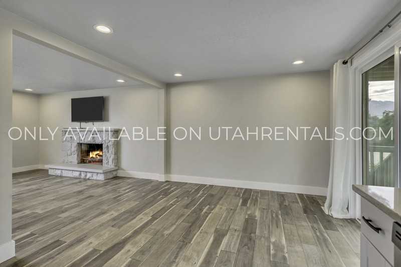 336 E Rena Ave - Photo 6 of 30