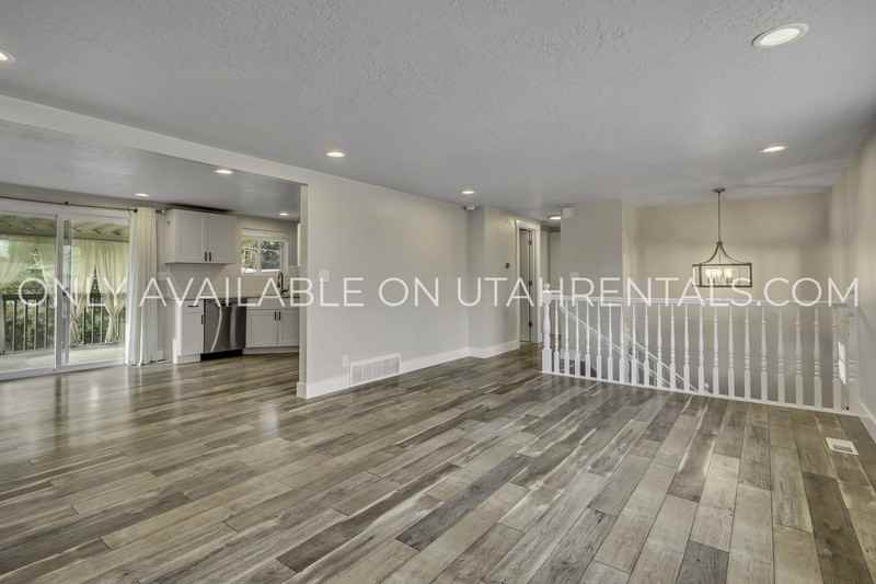336 E Rena Ave - Photo 7 of 30