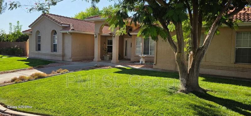 1569 Tamarisk Dr - Photo 2 of 28