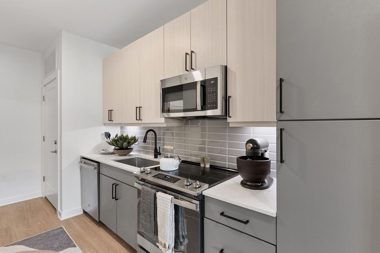 Solis Midtown - Photo 2 of 50