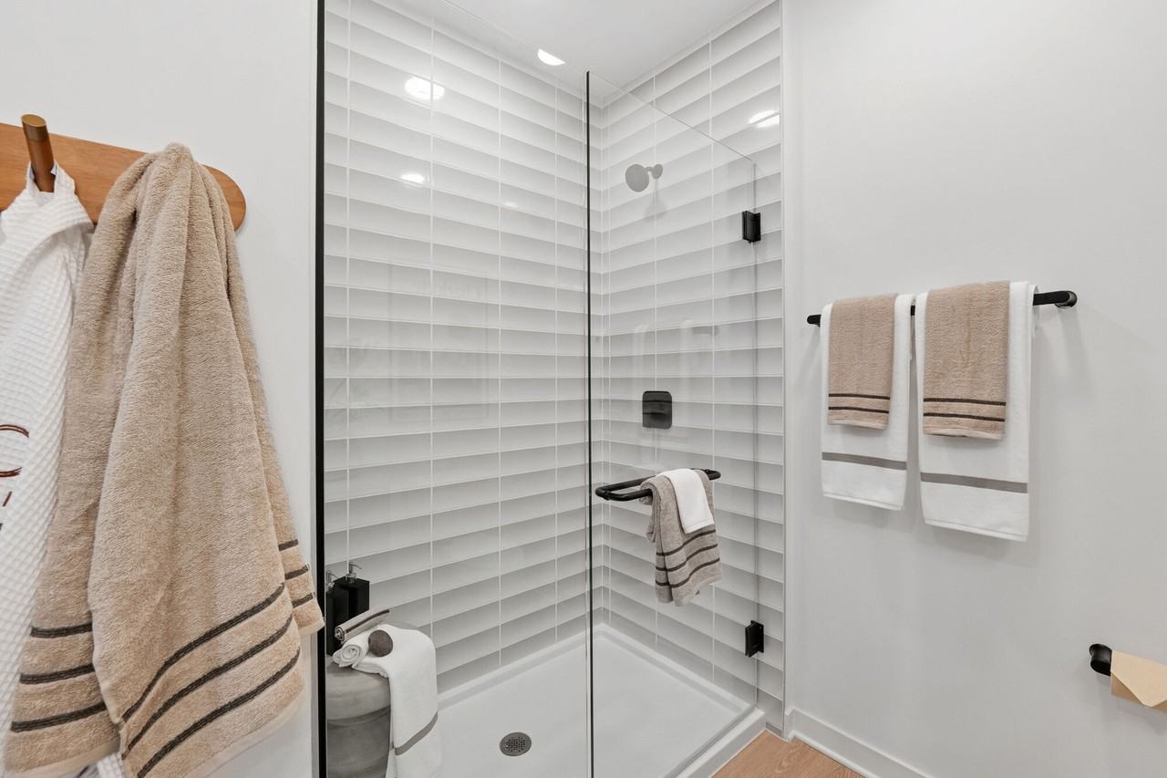 Solis Midtown - Photo 6 of 50